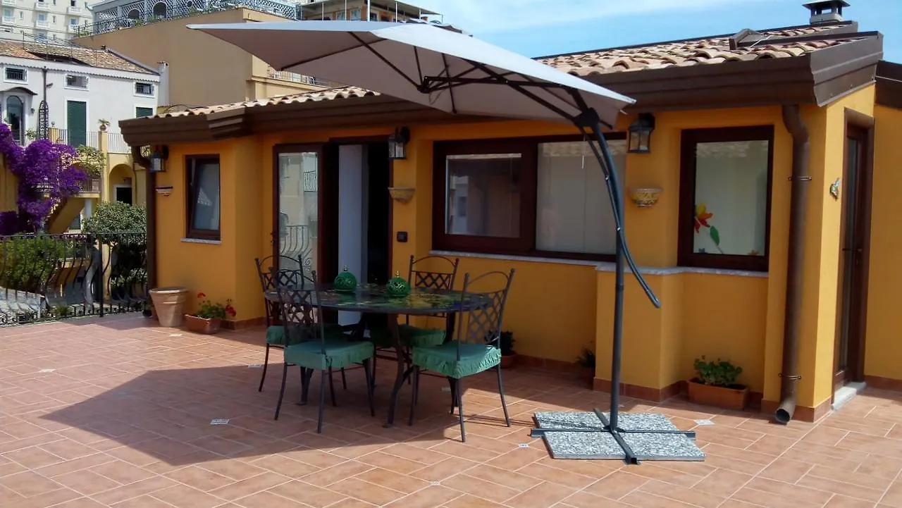 Attico Sole Luna Taormina 0*,